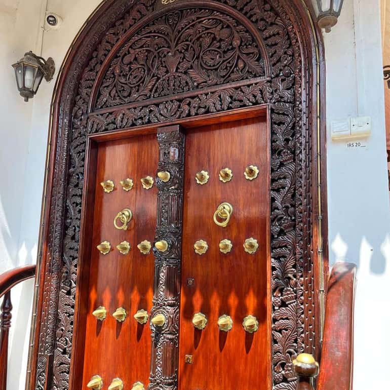 Door carving details